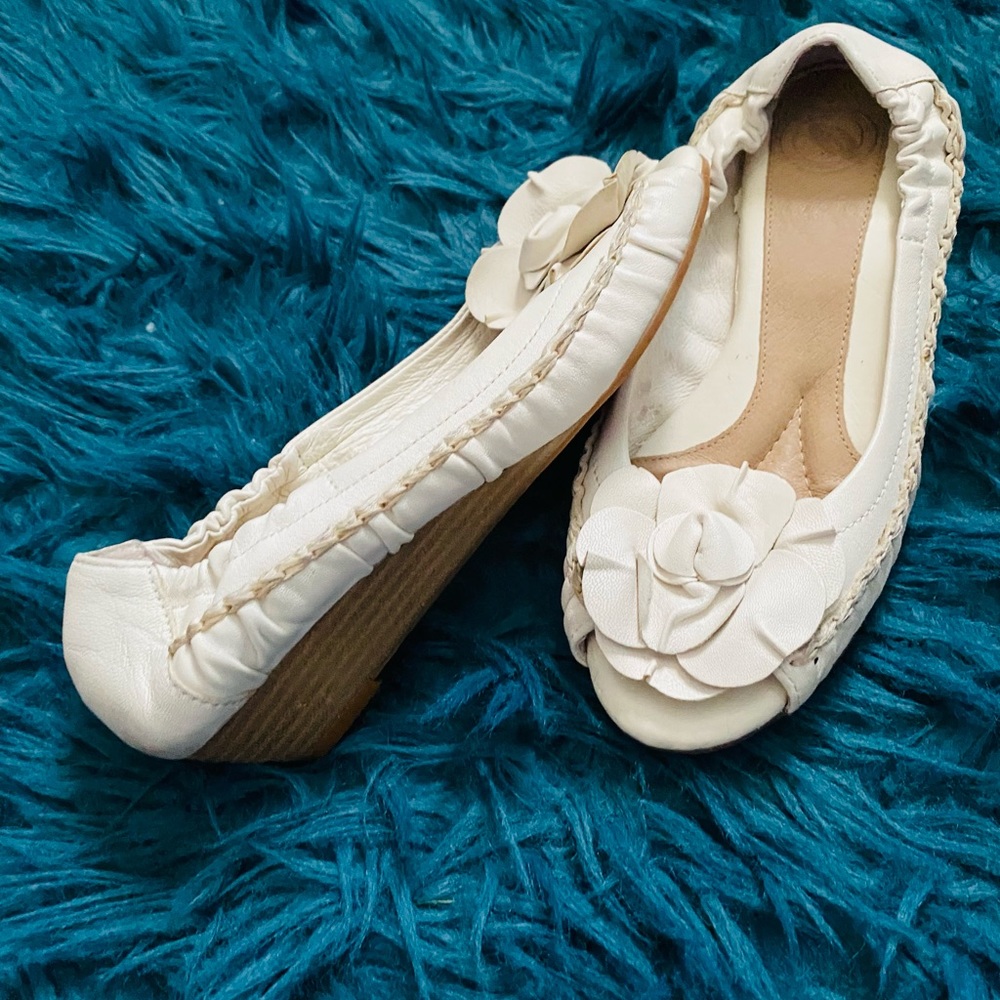 Nurture cream perp toe shoes